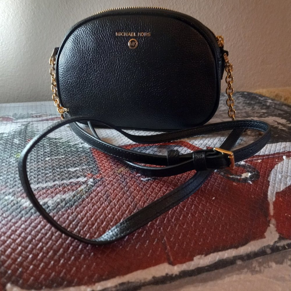 Micheal Kors Jet Set Mini Camera Crossbody